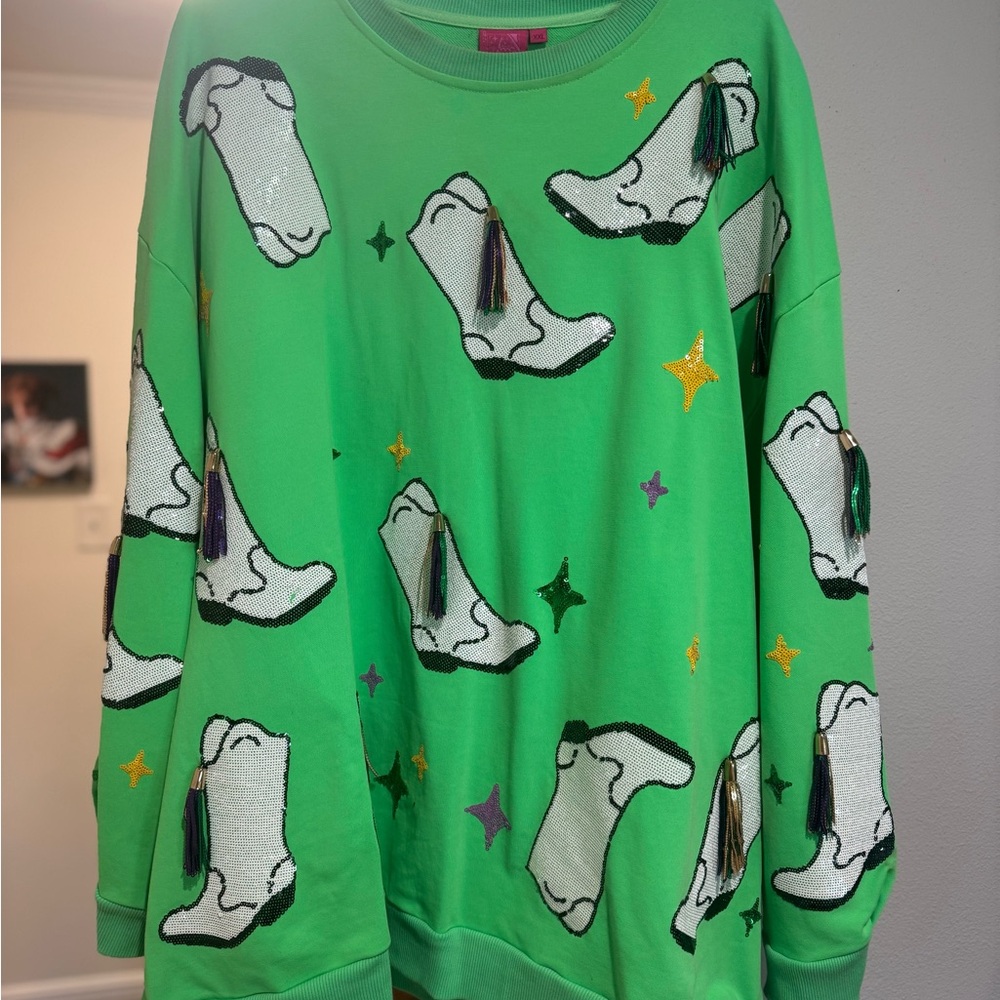 QUEEN OF SPARKLES Mardi Gras Booties Green Sweatshirt
